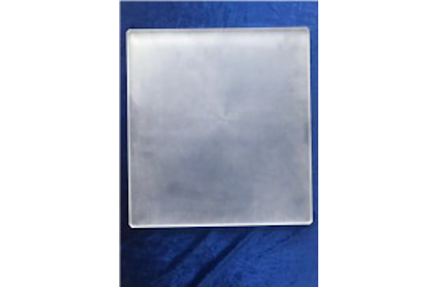 Заготовка из кварца после шлифовки